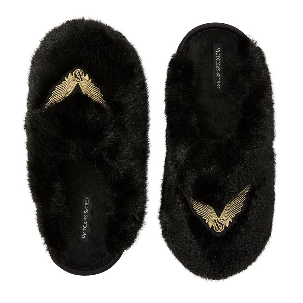 Black Soft Victorias scared slippers size medium 🖤🤍 - Picture 3 of 9